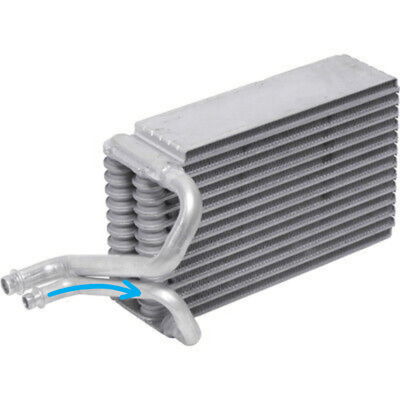 Entrada del refrigerante al evaporador de aire acondicionado